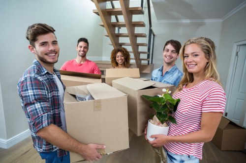 Temporary storage space for boxes and furniture in Hackney